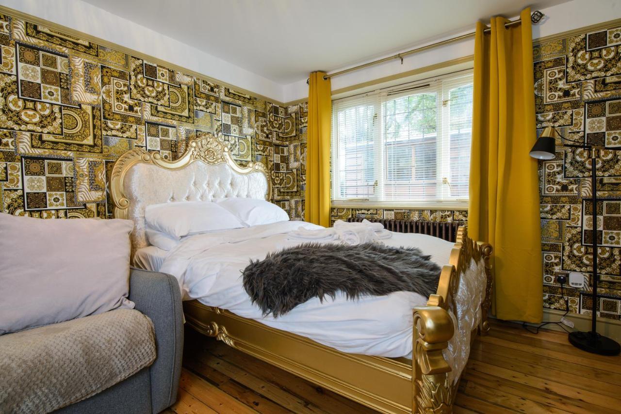 Deluxe 2 Bed Versace Bungalow Hot Tub, Sky Tv, Cinema Screen Saffron Walden Kültér fotó